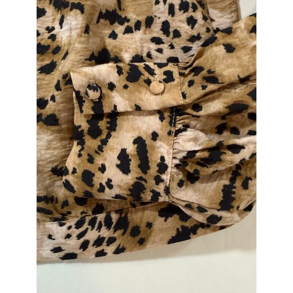 Banana Republic Cropped Animal Pring Keyhole Top Size Medium (035) - Picture 4 of 12